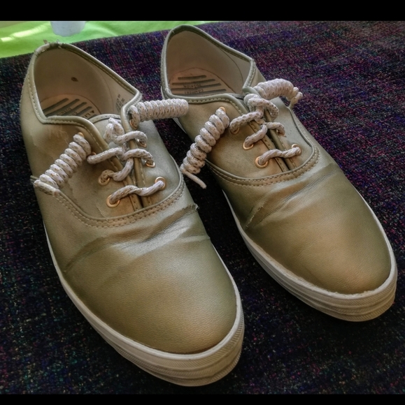 liz claiborne tennis shoes